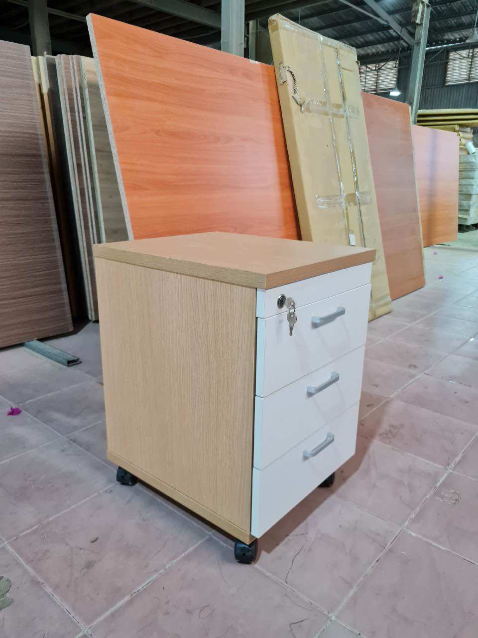 Hộc tủ hồ sơ 3 ngăn kéo có bánh xe tiêu chuẩn Hoà Phát