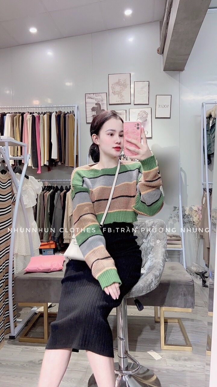 Áo len croptop sọc xanh