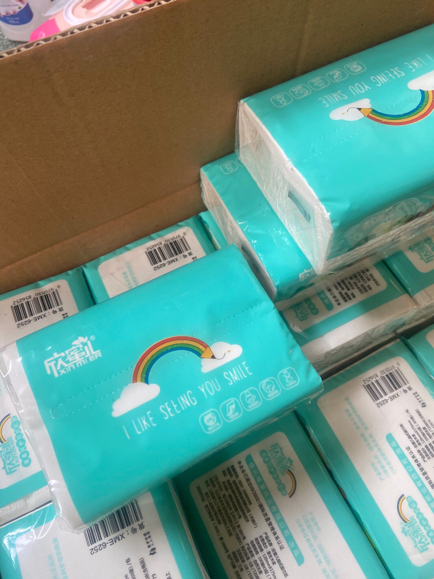 Giấy rút cầu vồng- Thùng 30 gói