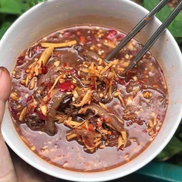 2 Chai Mắm Cái Cá Cơm Nguyên Con Gia Vị Sẵn ( Loại Chai 400gr)