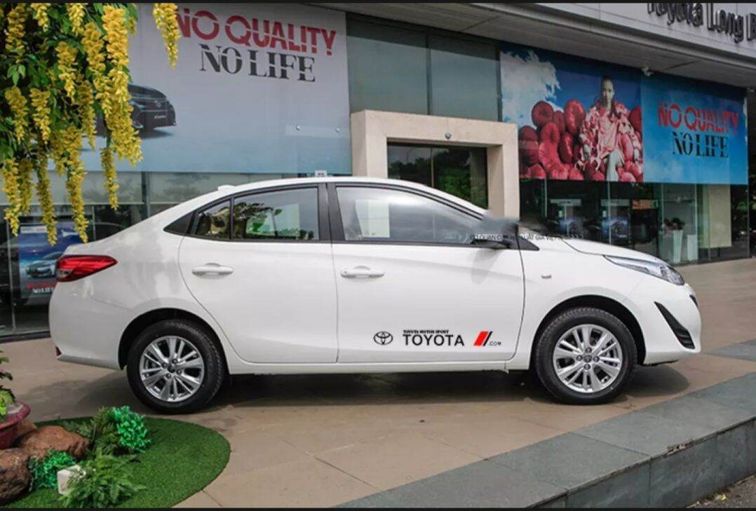 Tem dán xe hơi logo Toyota