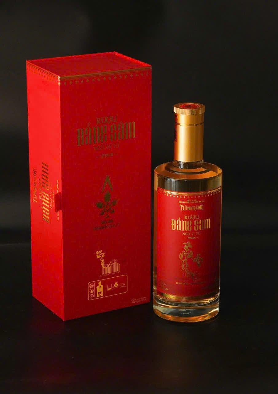 Rượu Sâm Ngọc Linh Đẳng Sâm Ngũ Vị Tử Chai tròn 500ml