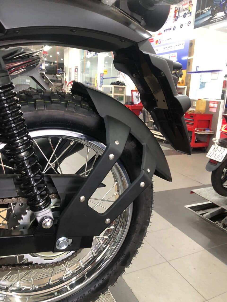 Dè chắn bùn sau PG-1