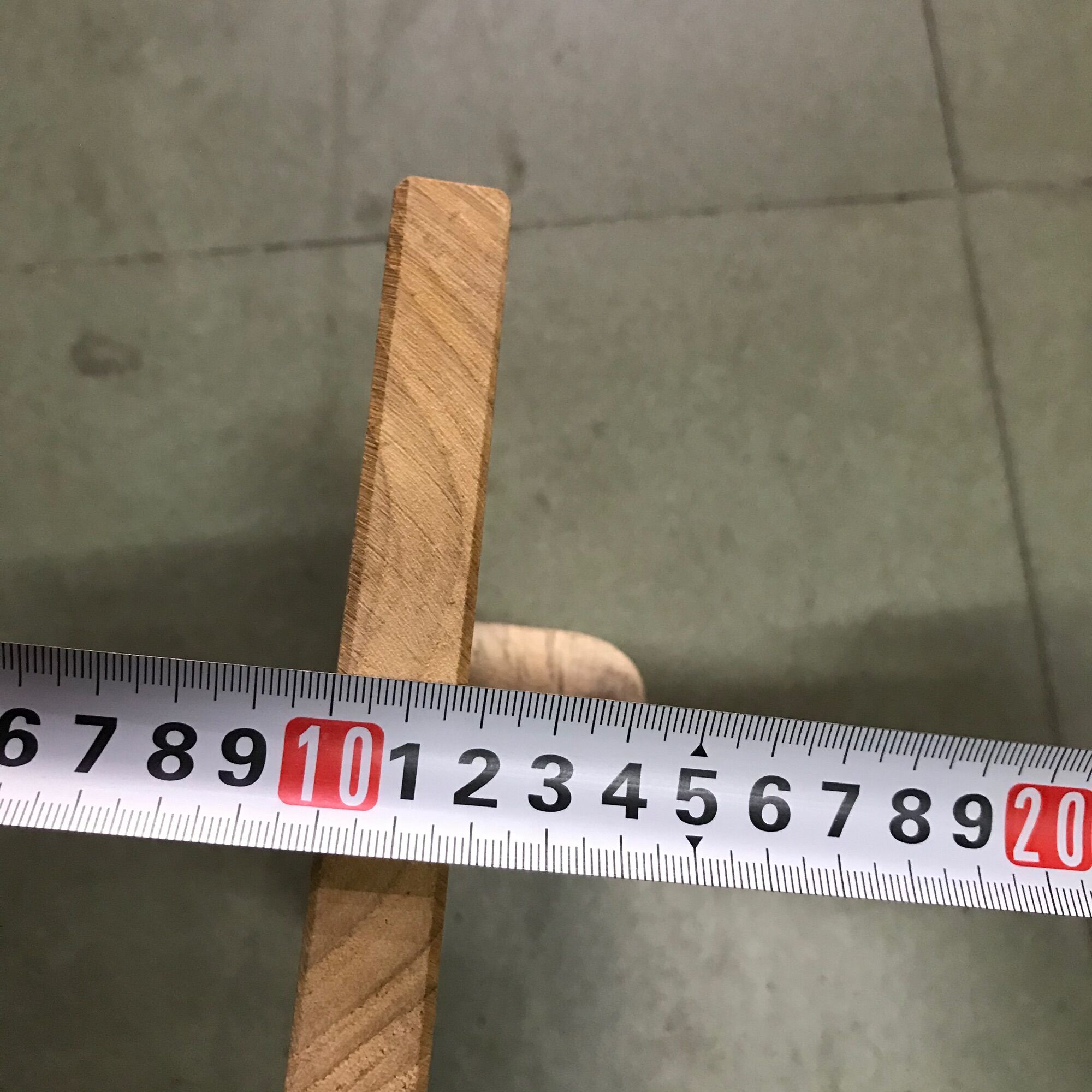 Bàn chà gỗ giá tỵ
