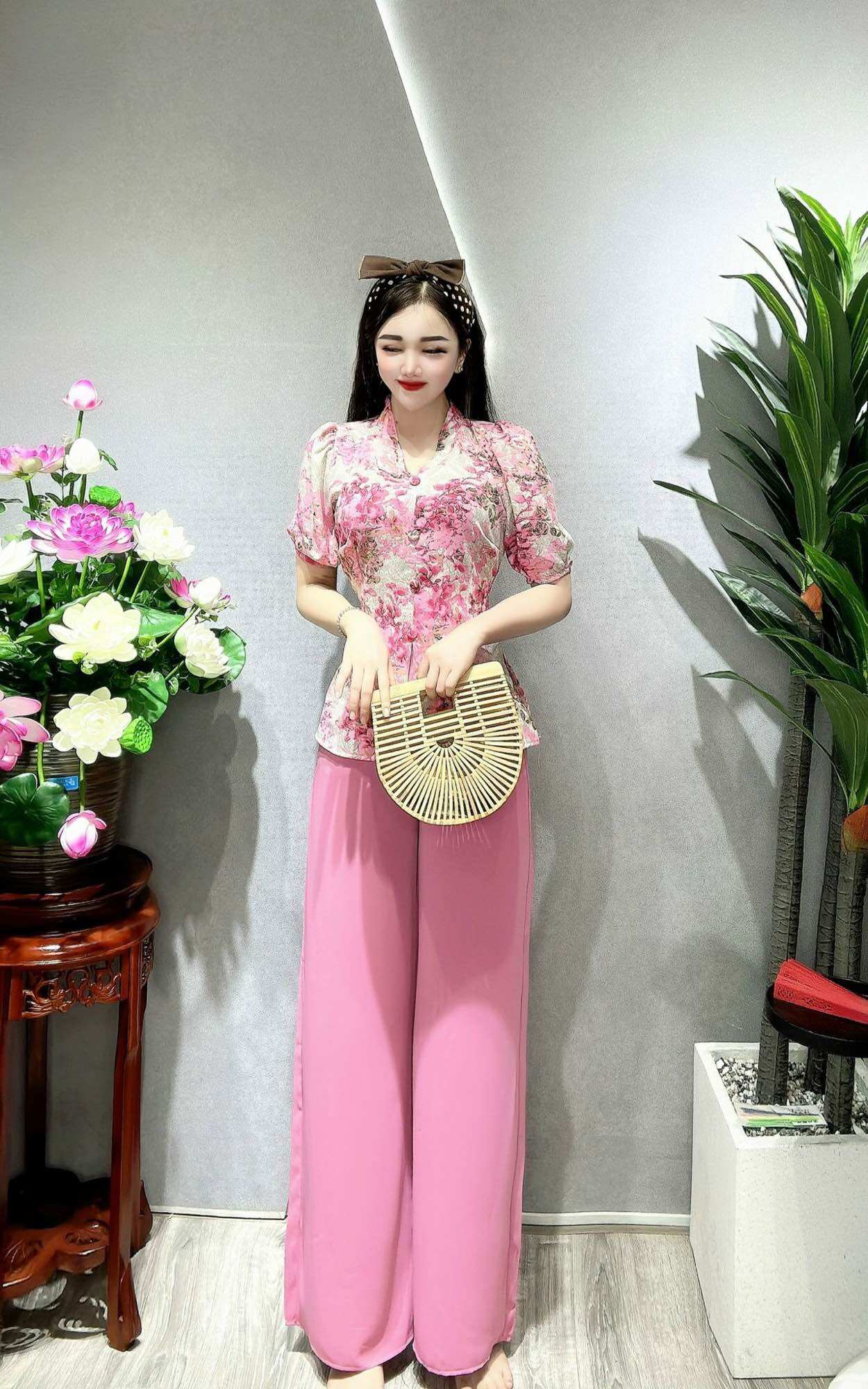 Bộ bà ba cổ tym nút bọc tay bí lụa mango