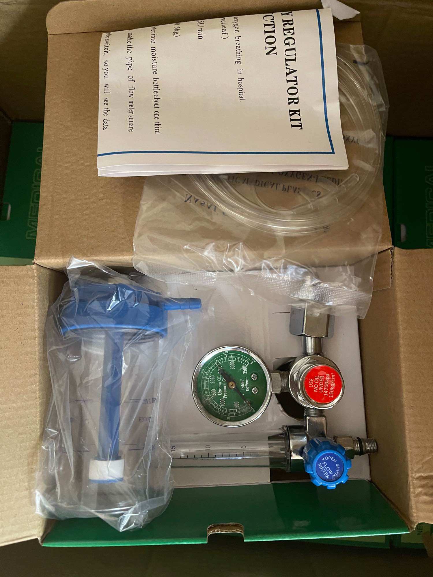 Đồng hồ oxy y tế đo áp suất bình khí Regulator YR-88 (có bình làm ẩm)