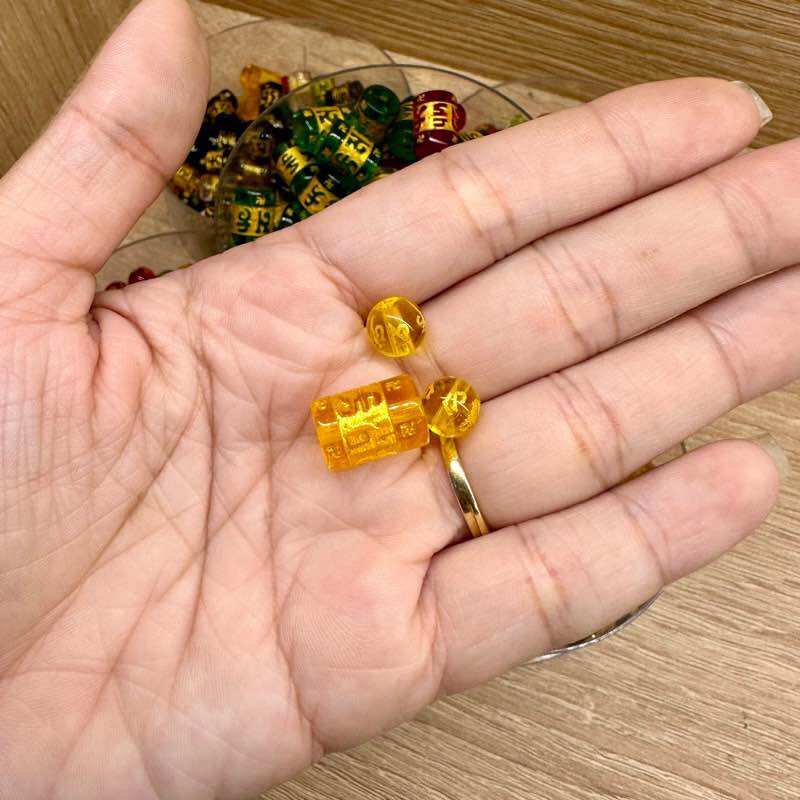 Sỉ Charm đá khắc chữ Mix Vòng Tay Phong Thuỷ