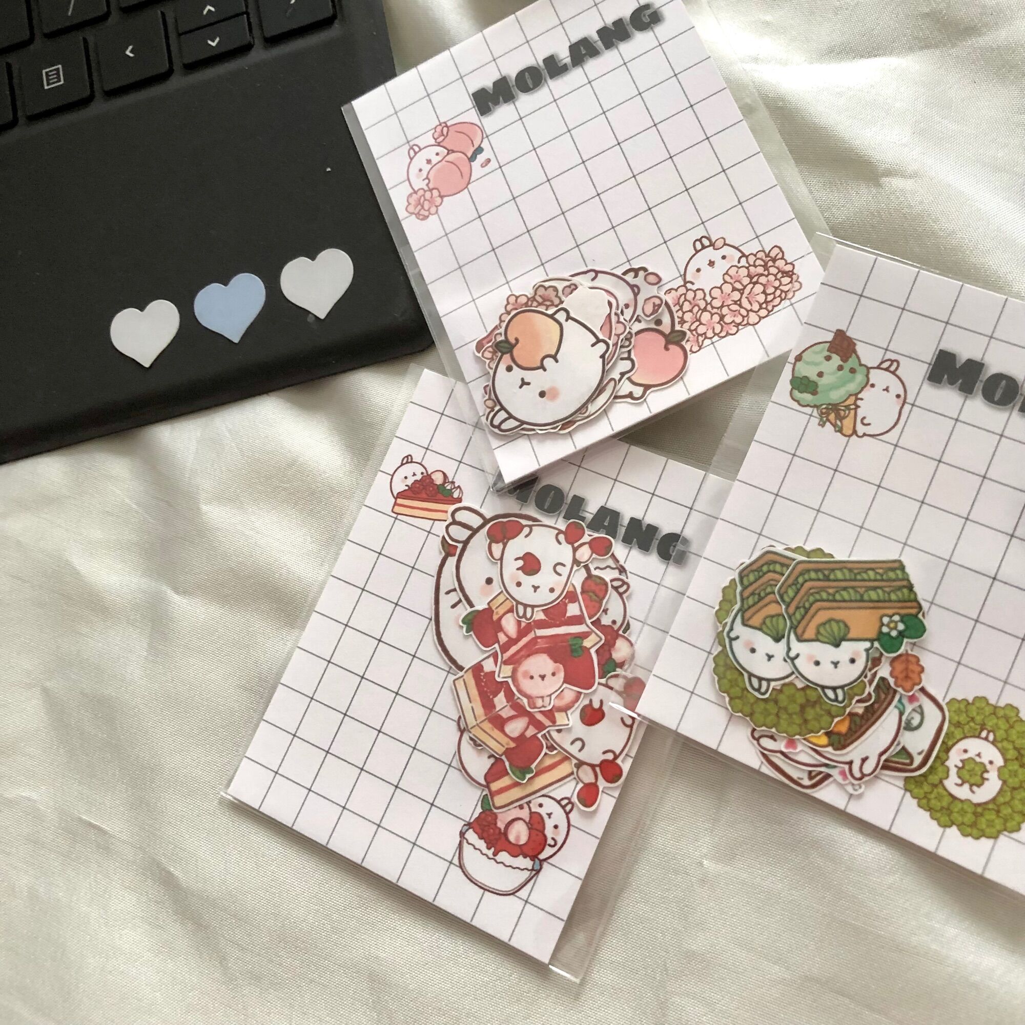 Set 12 miếng dán sticker trang trí hoạ tiết molang