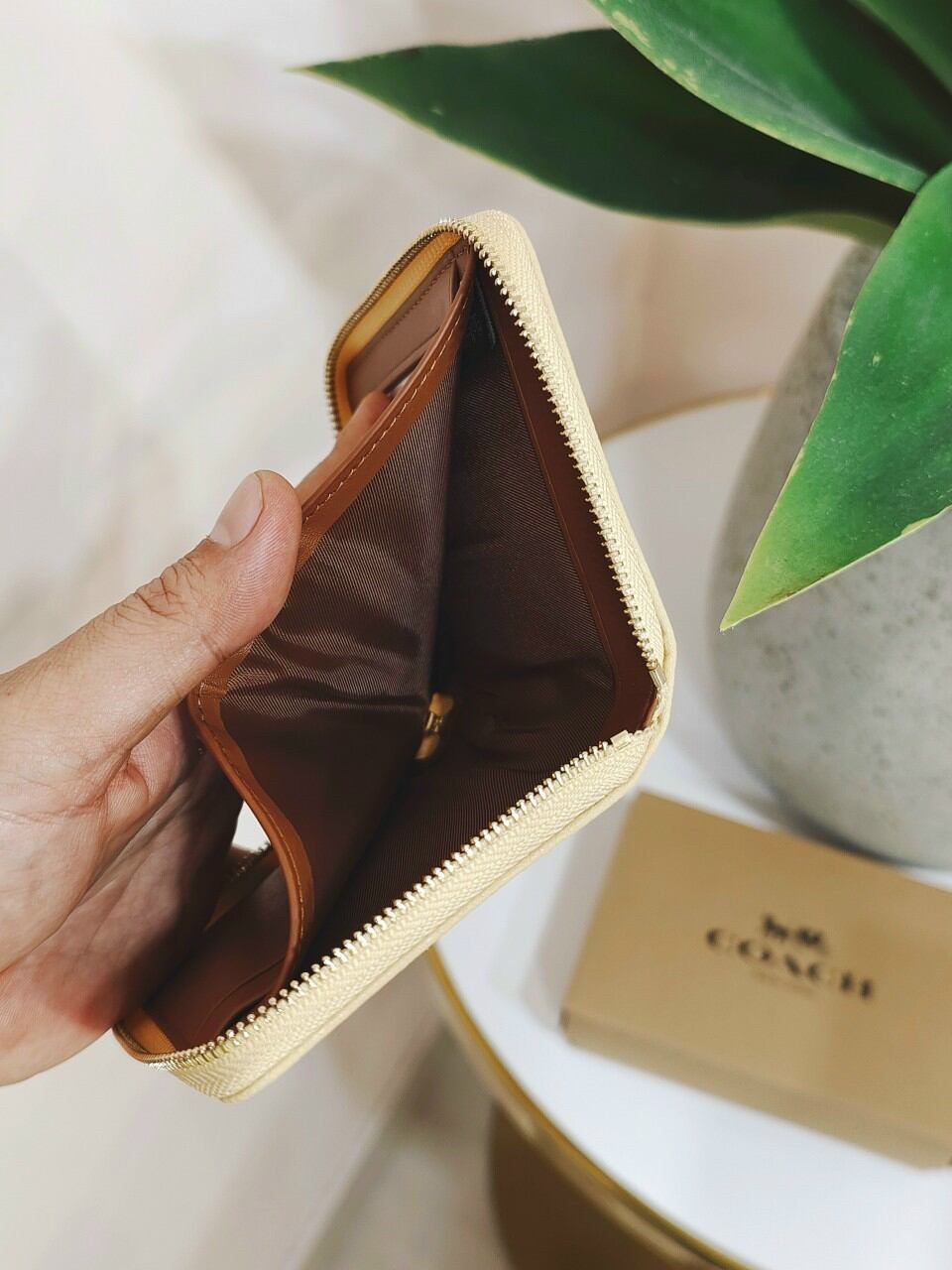 VÍ COACH - Lonnie Small Zip Around Wallet siêu cưng