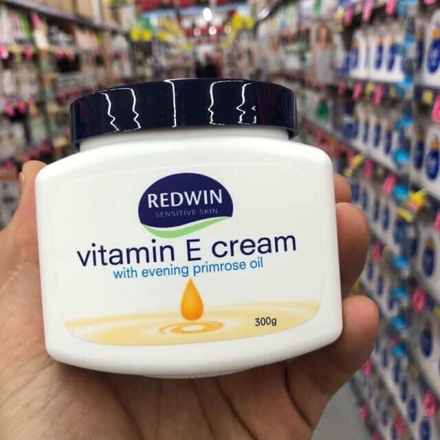 Kem dưỡng ẩm vitamin e redwin mềm mịn da 300g