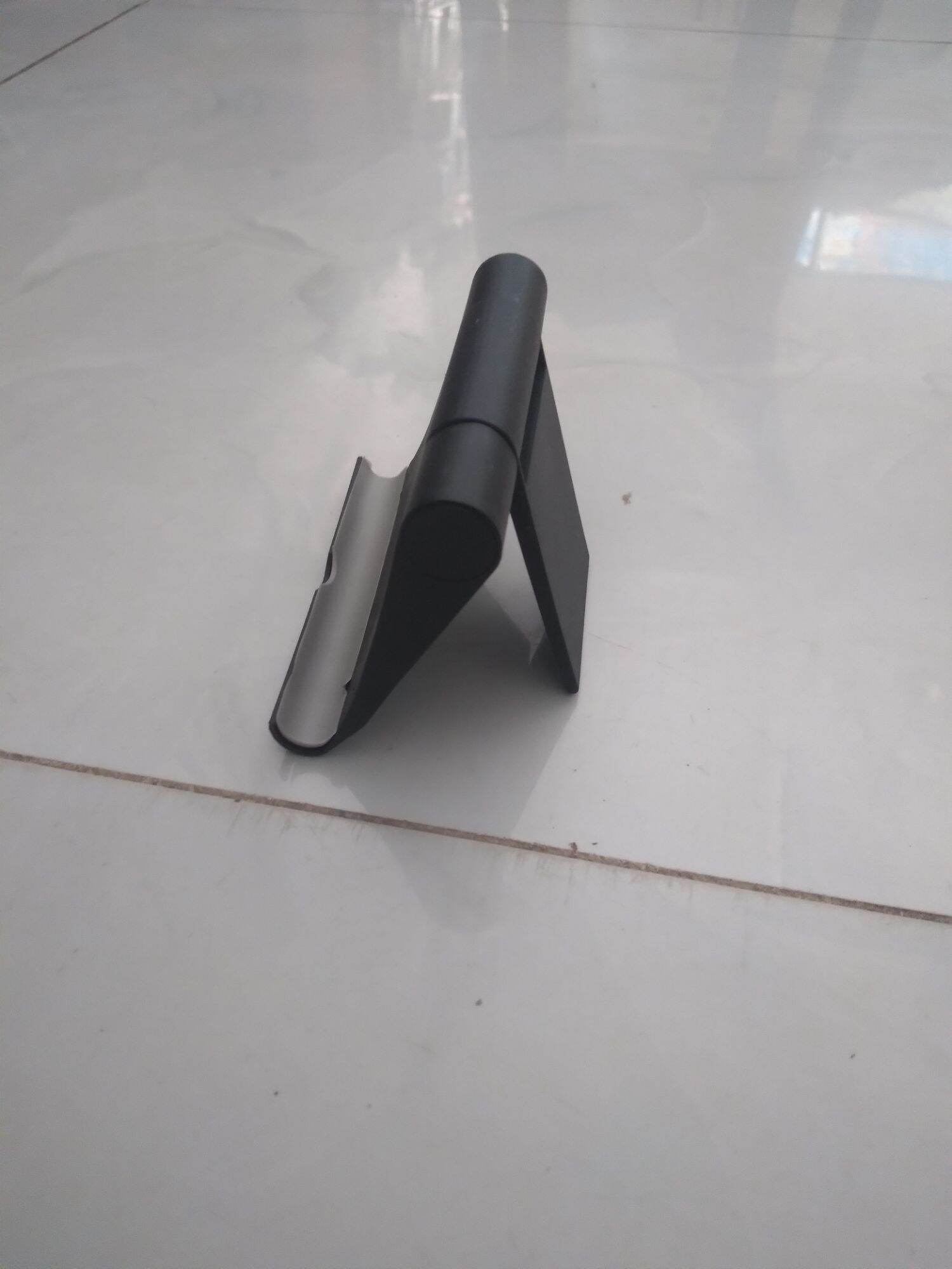 Kệ để bàn xem phim cho điện thoại và ipad