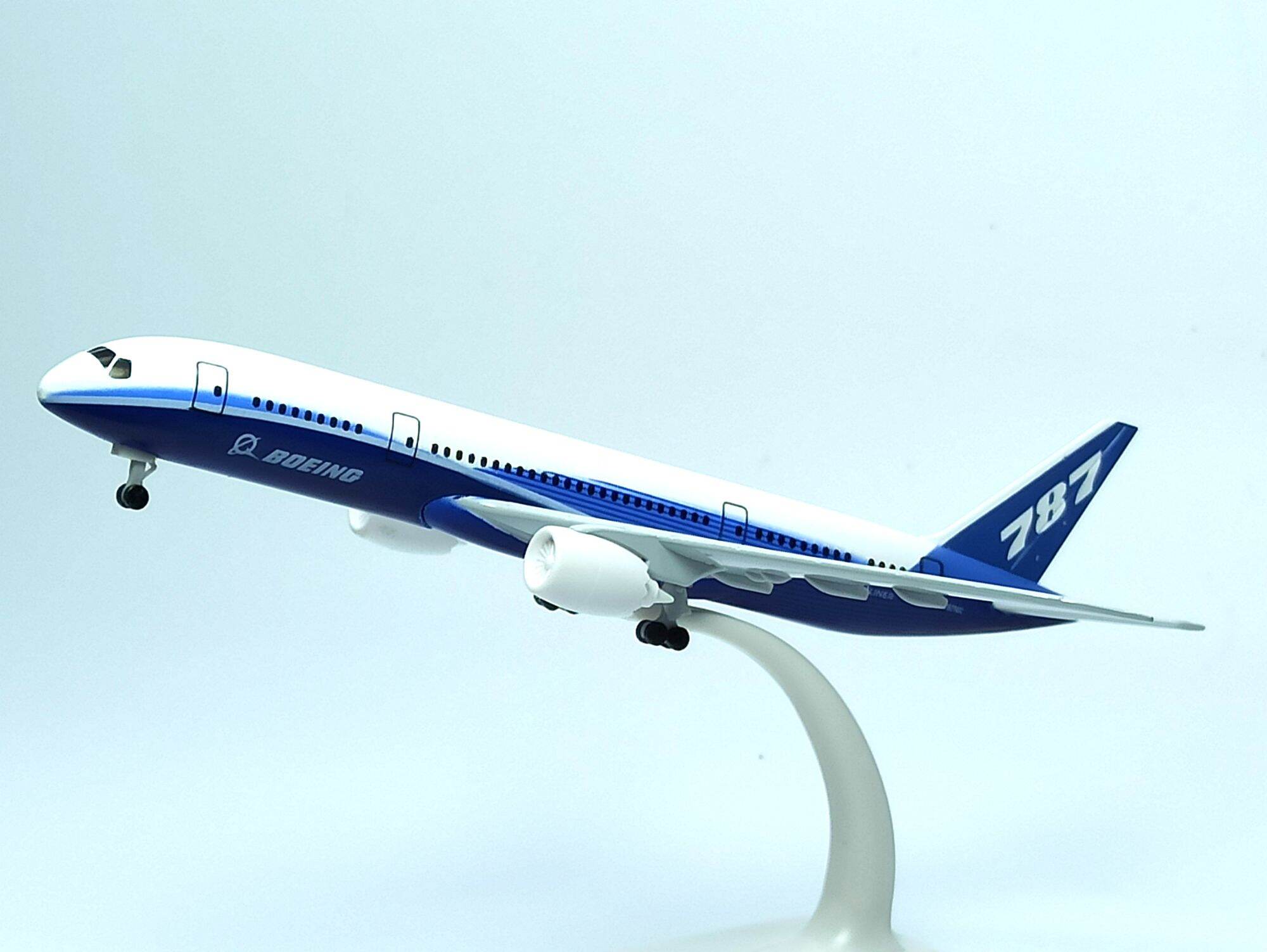 Mô hình máy bay dân dụng dài 20cm