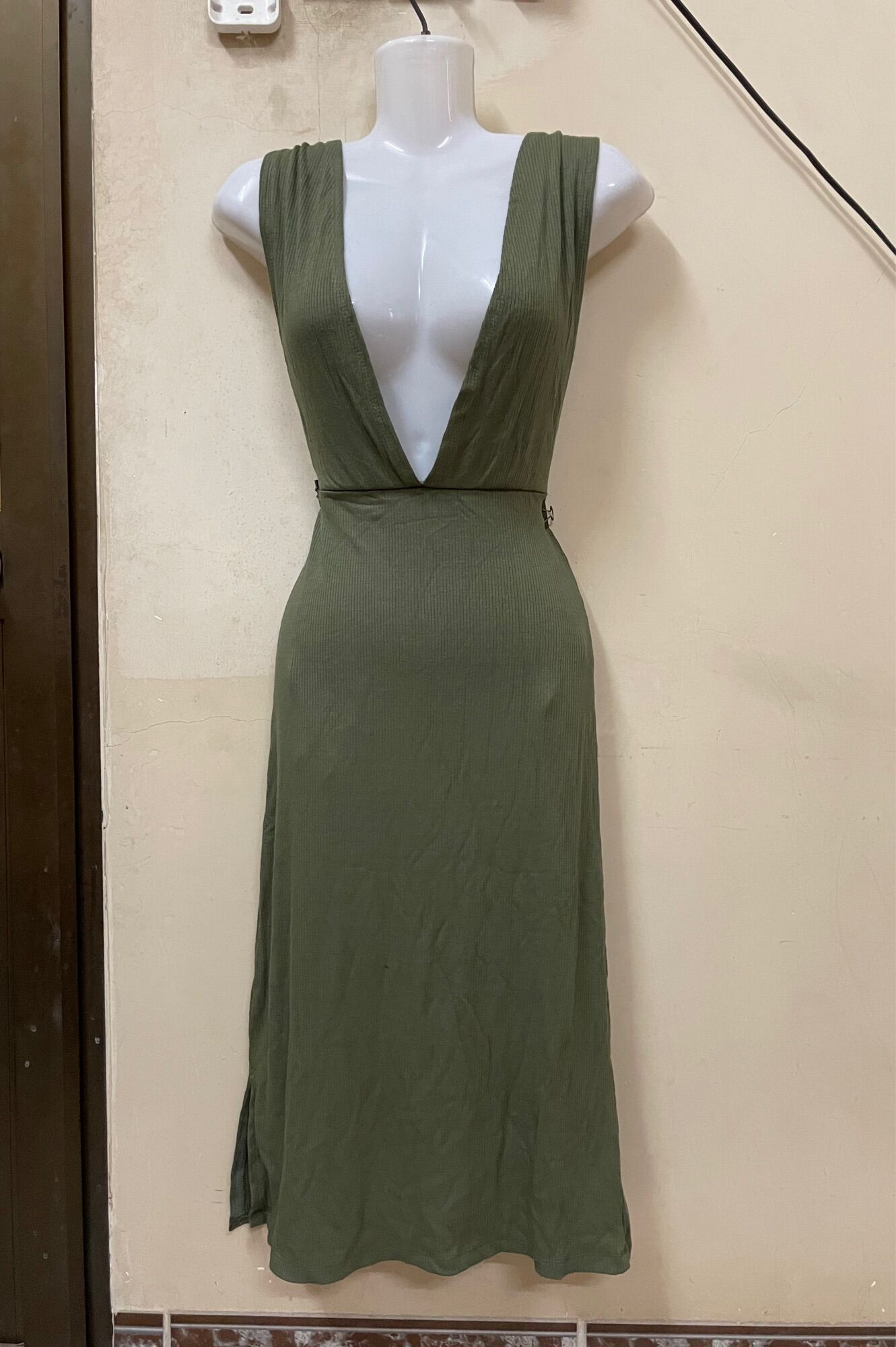 Đầm Yếm Midi F21 Dư Xịn Dài Suông Nhẹ 2 Màu Size S M ( Có Sẵn )