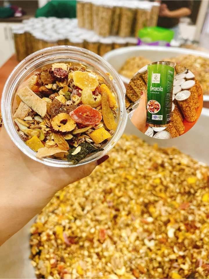 Granola ngũ cốc ăn kiêng nhiều hạt