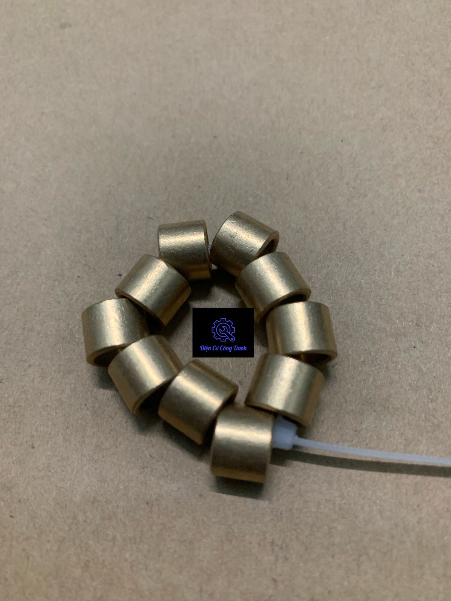 Bạc thau 7mm x 10mm x 9mm