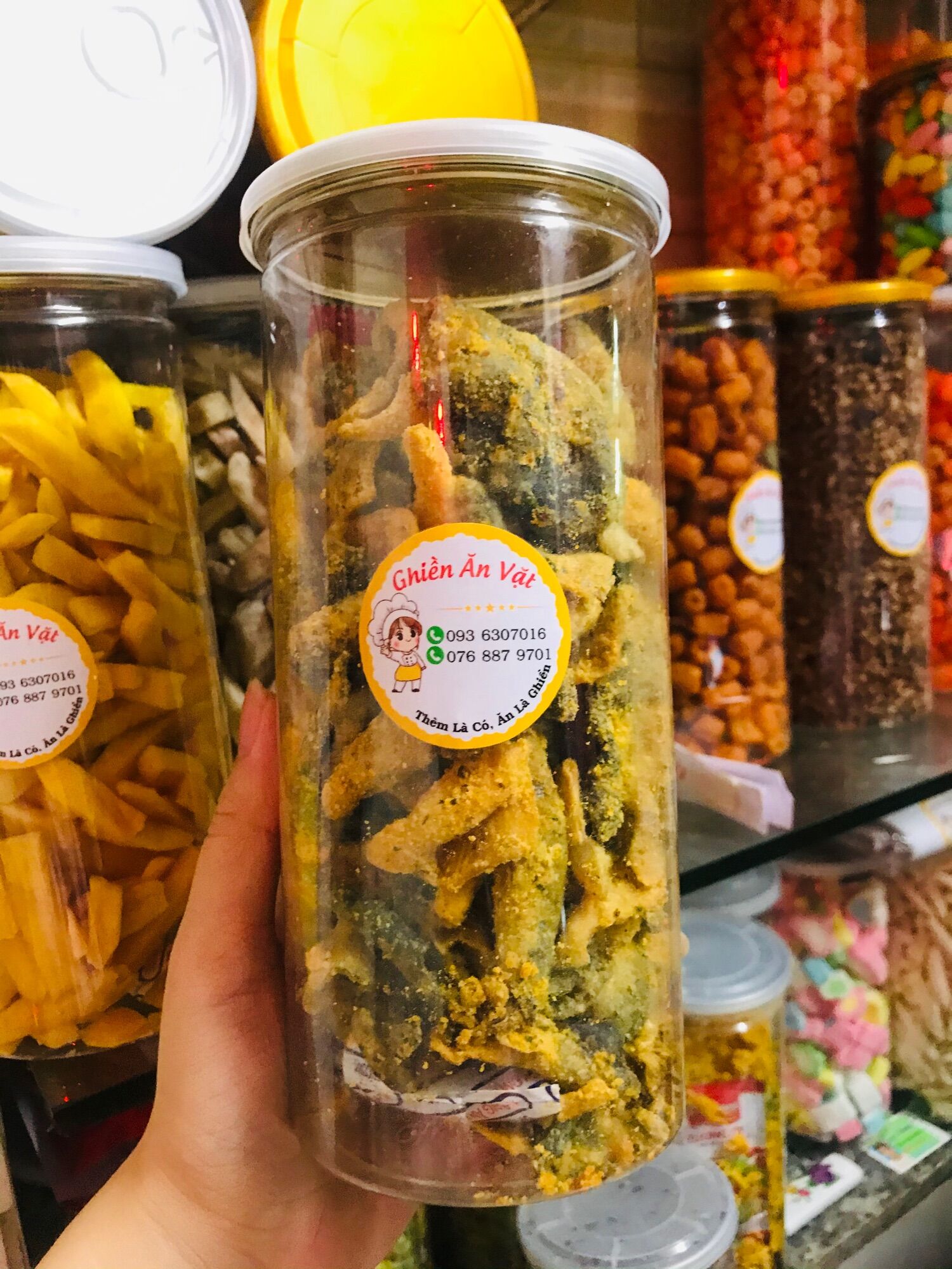Da cá trứng muối 200g da cá được chiên giòn phủ thêm trứng muối mặm mặm ngọt ngọt bùi bùi béo béo