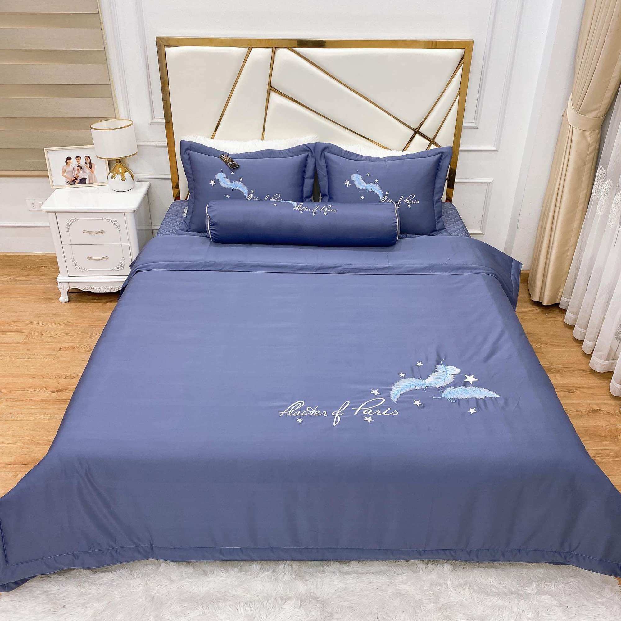 Bộ chăn ga gối phi lụa chất liệu mềm mại thoáng mát, set 5 món gồm (3 vỏ gối, 1 chăn,1 ga)