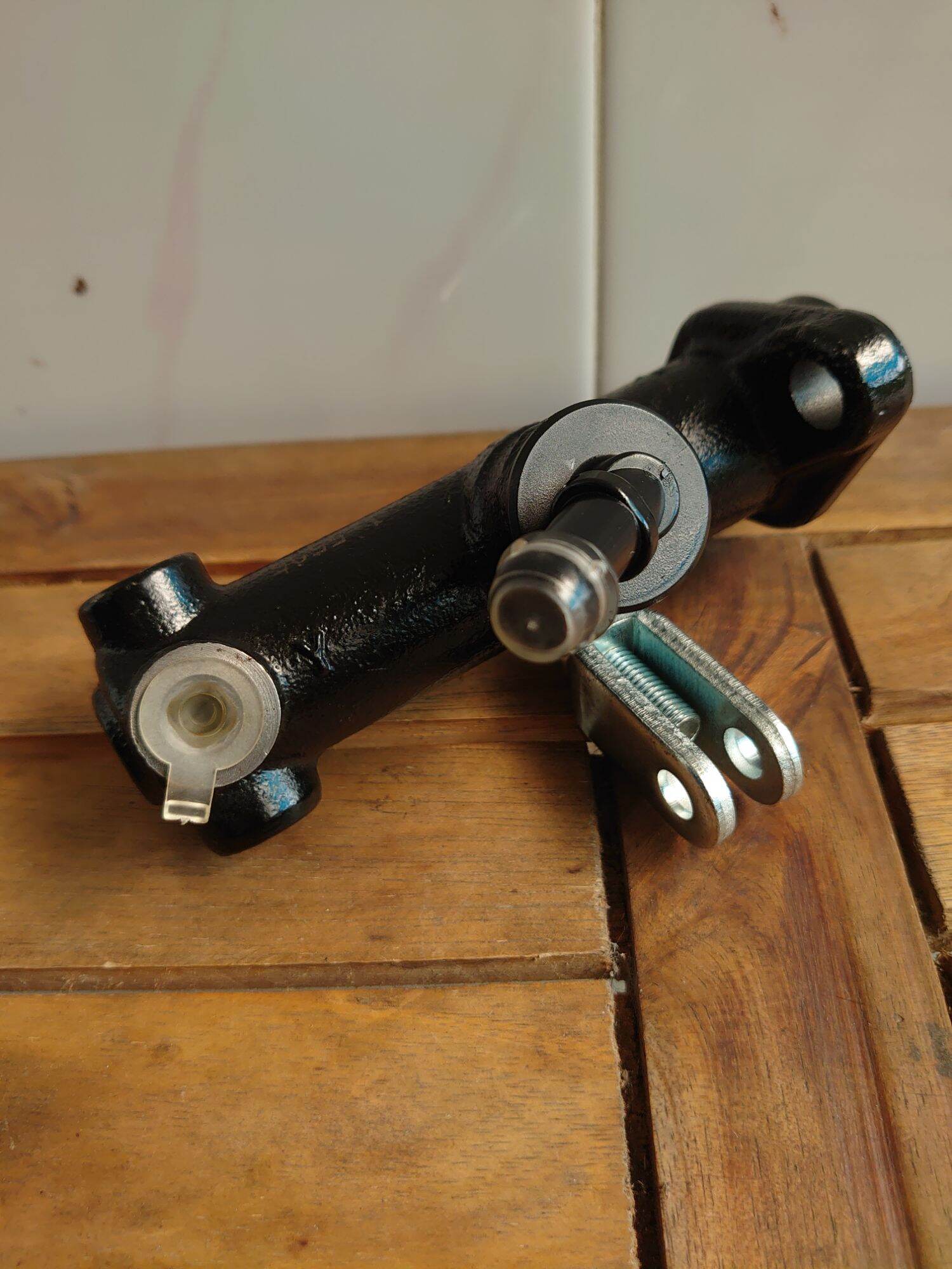 tổng phanh xe nâng TCM FD15-30