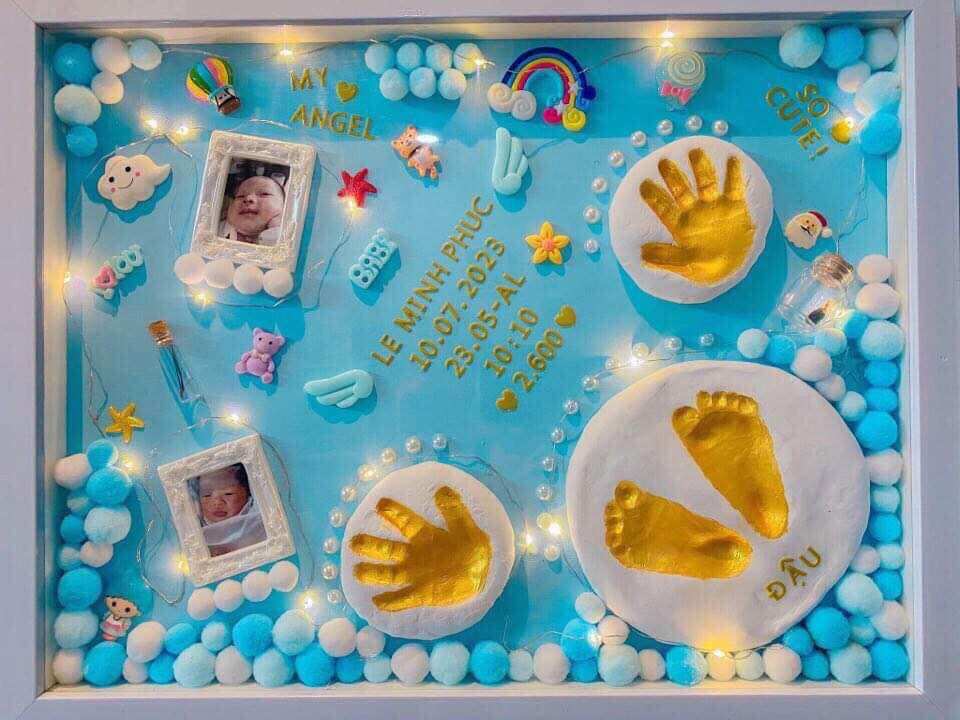 Khung In Dấu Chân Tay Em Bé size M : 28x33cm + in ảnh bé miễn phí