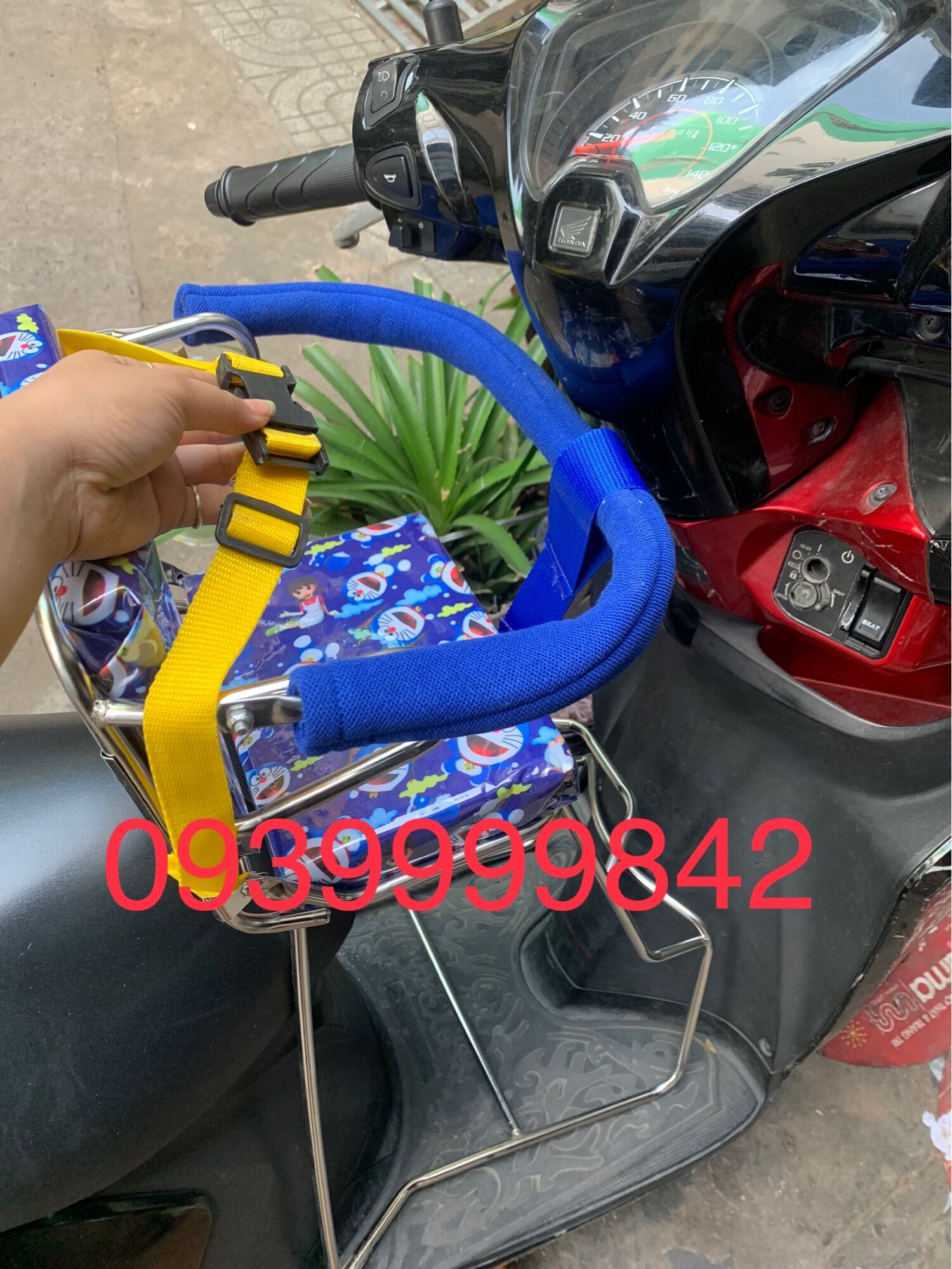 Ghế ngồi xe máy cho bé xe Vision có vòng