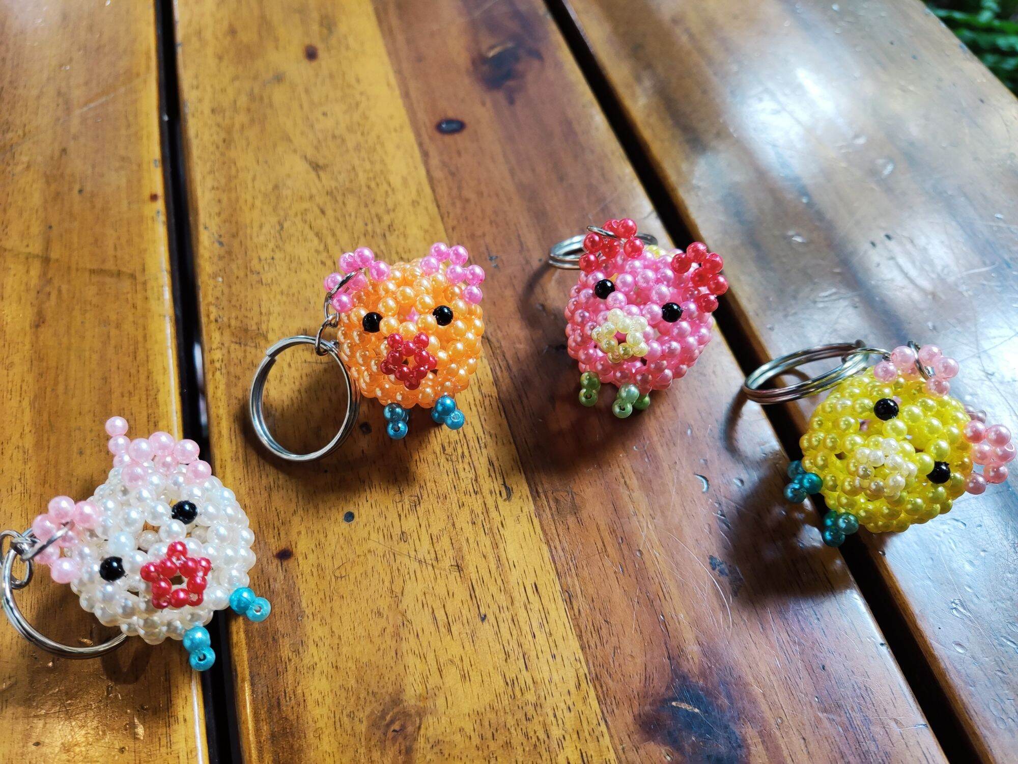 Móc khóa tuổi Hợi kết cườm Handmade