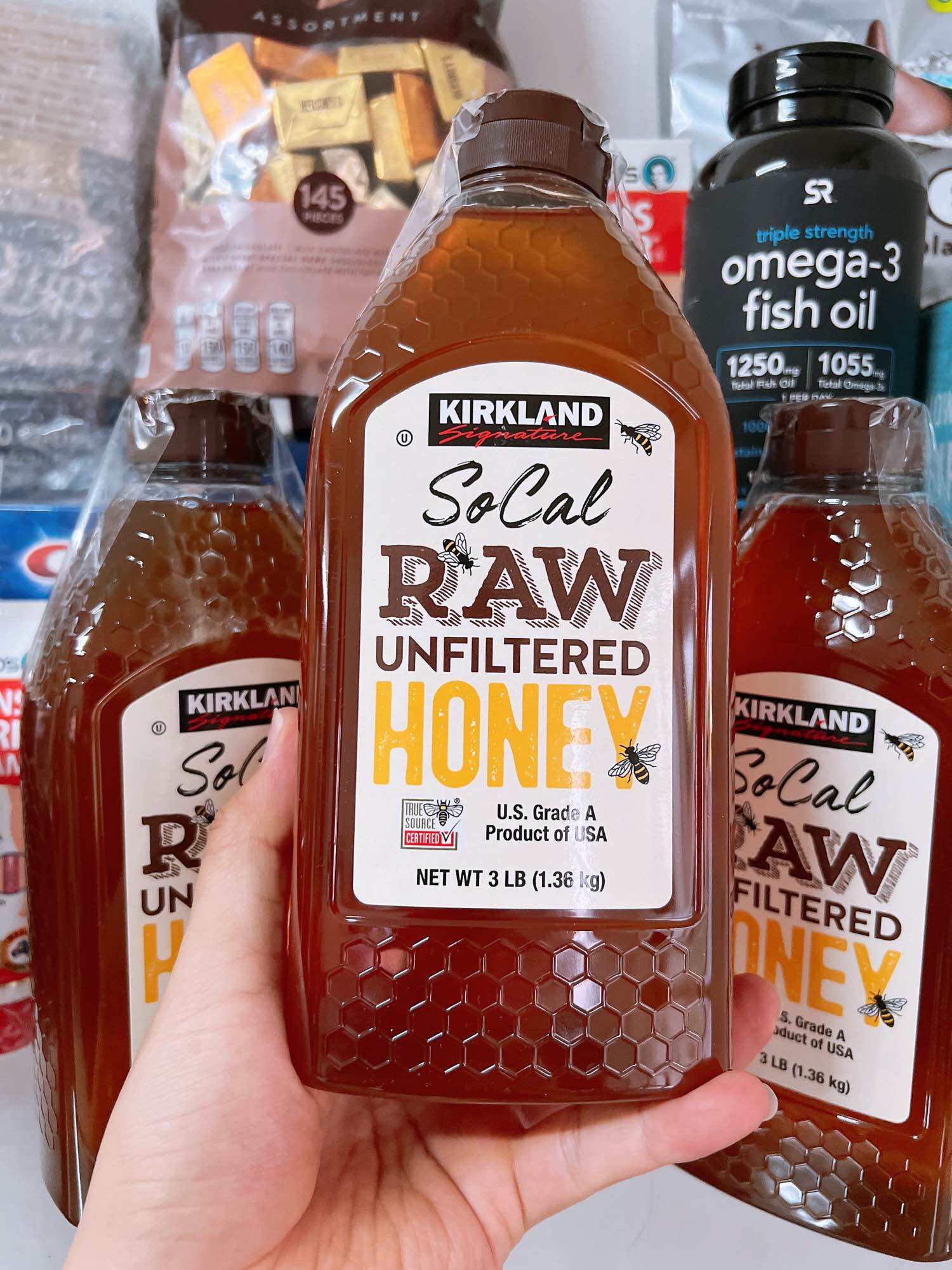 Mật ong Kirkland Signature So Cal Raw Unfiltered Honey 1.36 kg của Mỹ