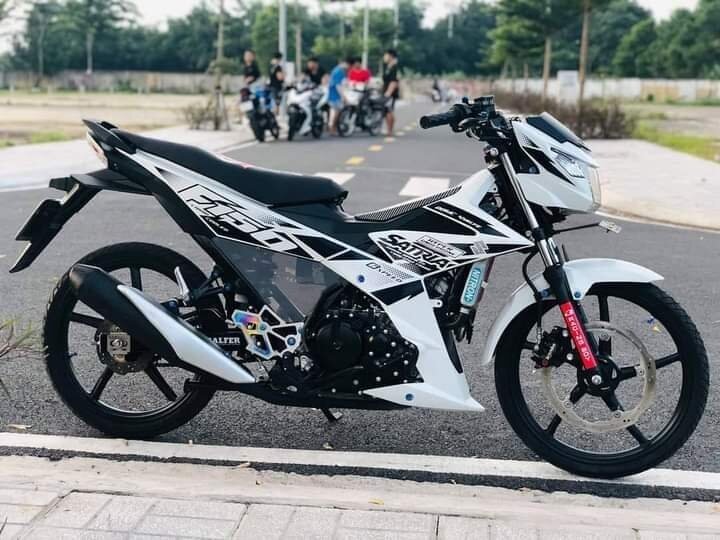 Tem rời satria trắng đen mẫu zin