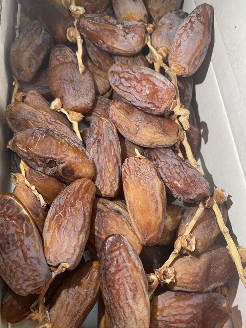 Chà là nguyên cành