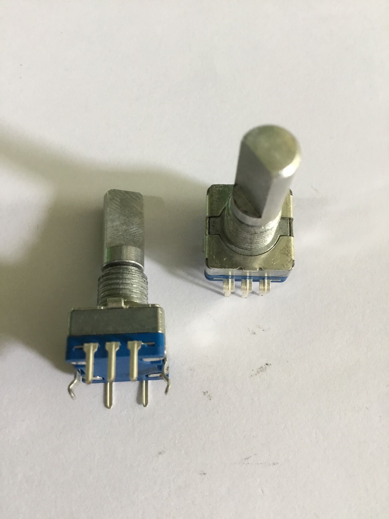 1 CHIẾC VOLUME VÔ CẤP CÁN DÀI 20mm
