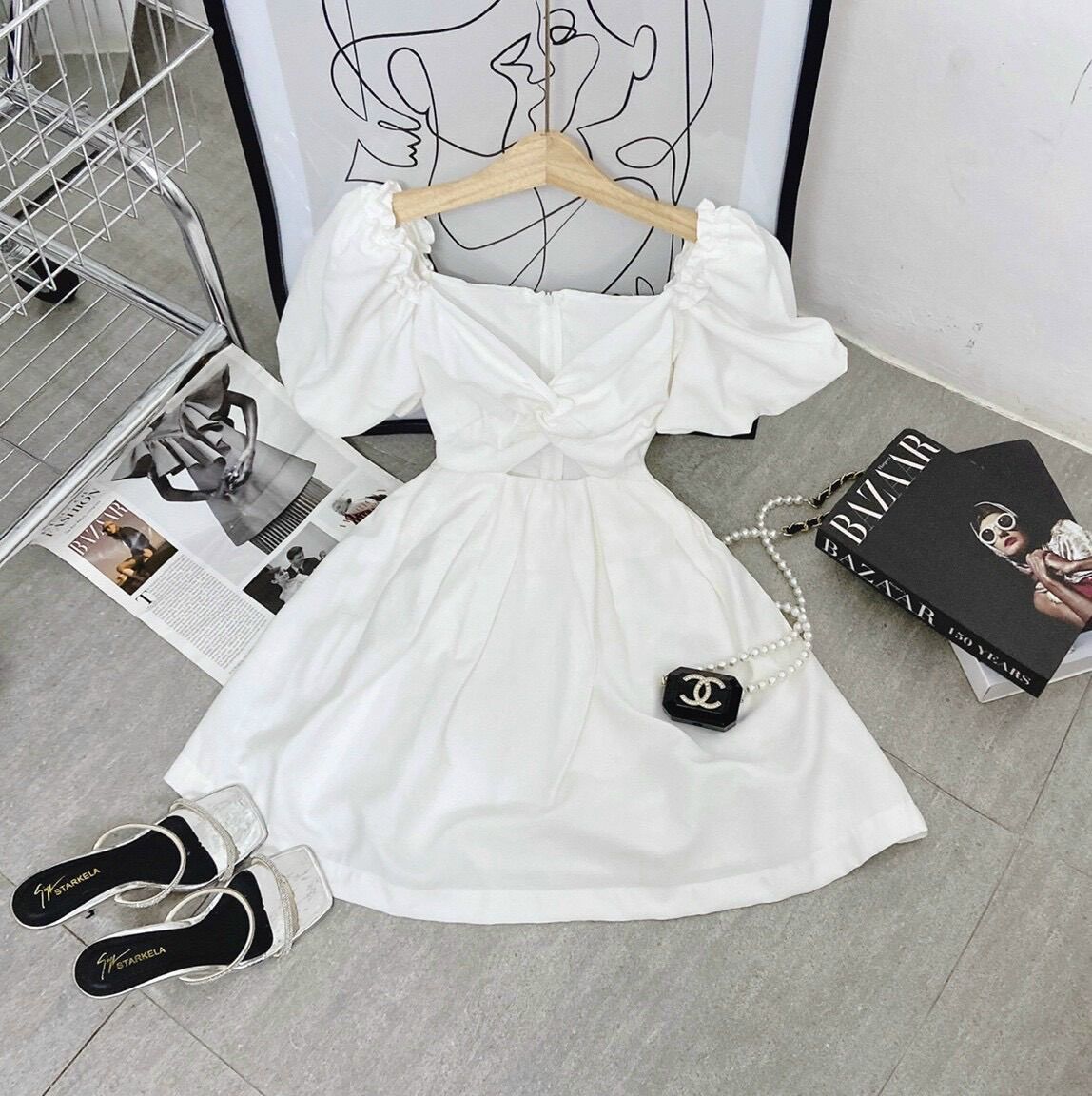 Đầm Trắng Xoắn Ngực Tay Bồng