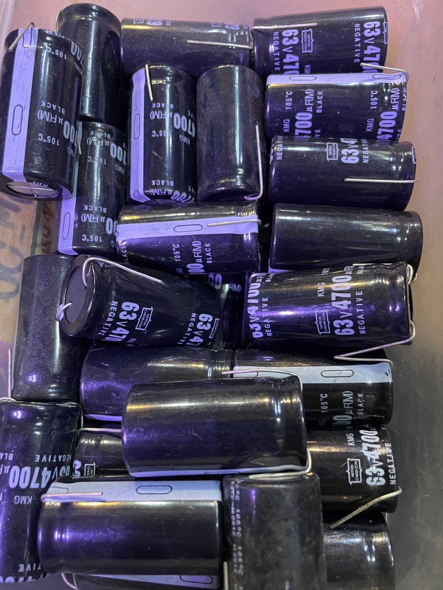 Set 2 tụ 4700M 63V