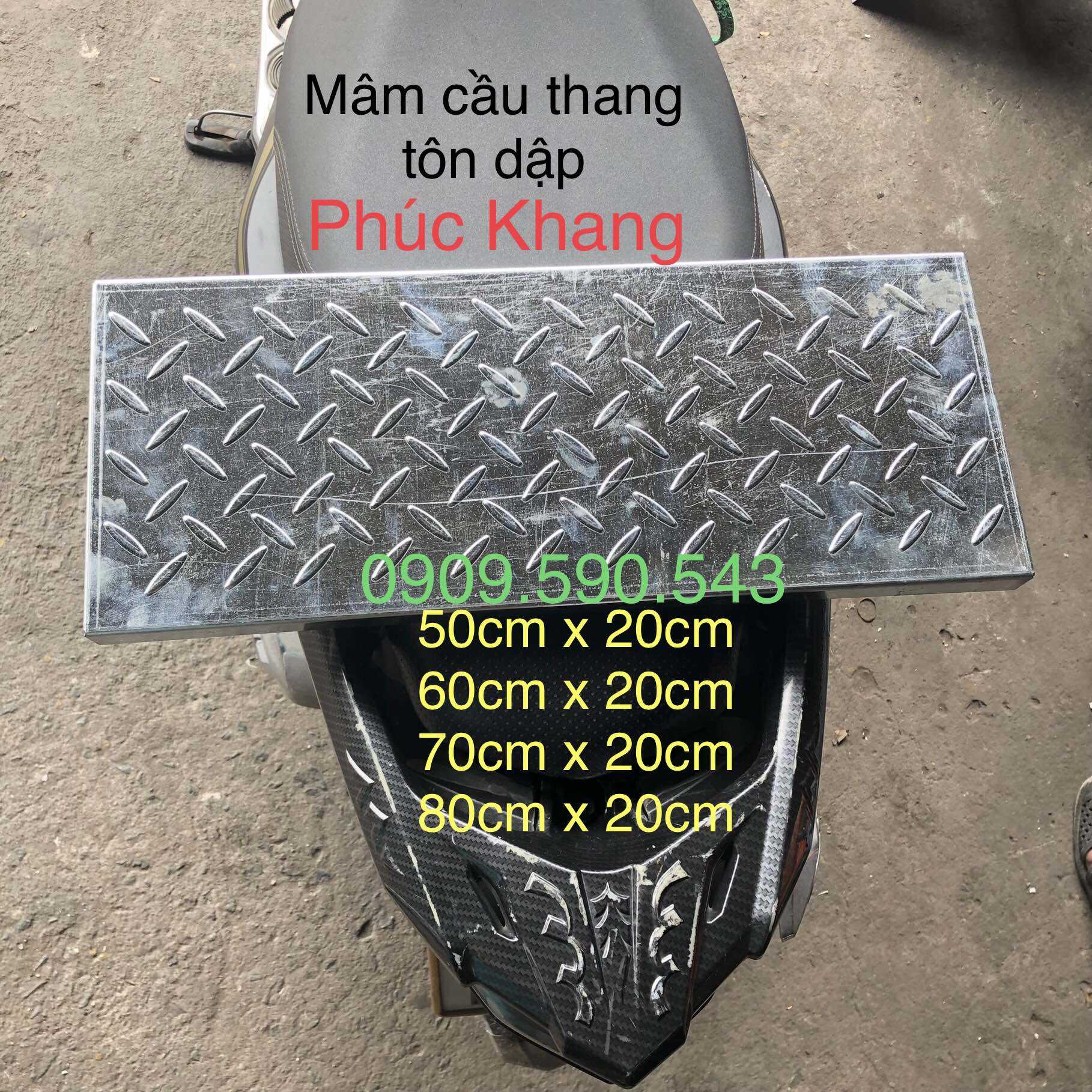 Mâm cầu thang sắt - Mâm cầu thang tôn sắt dập dày 1.4li - Mẫu mới chống trượt