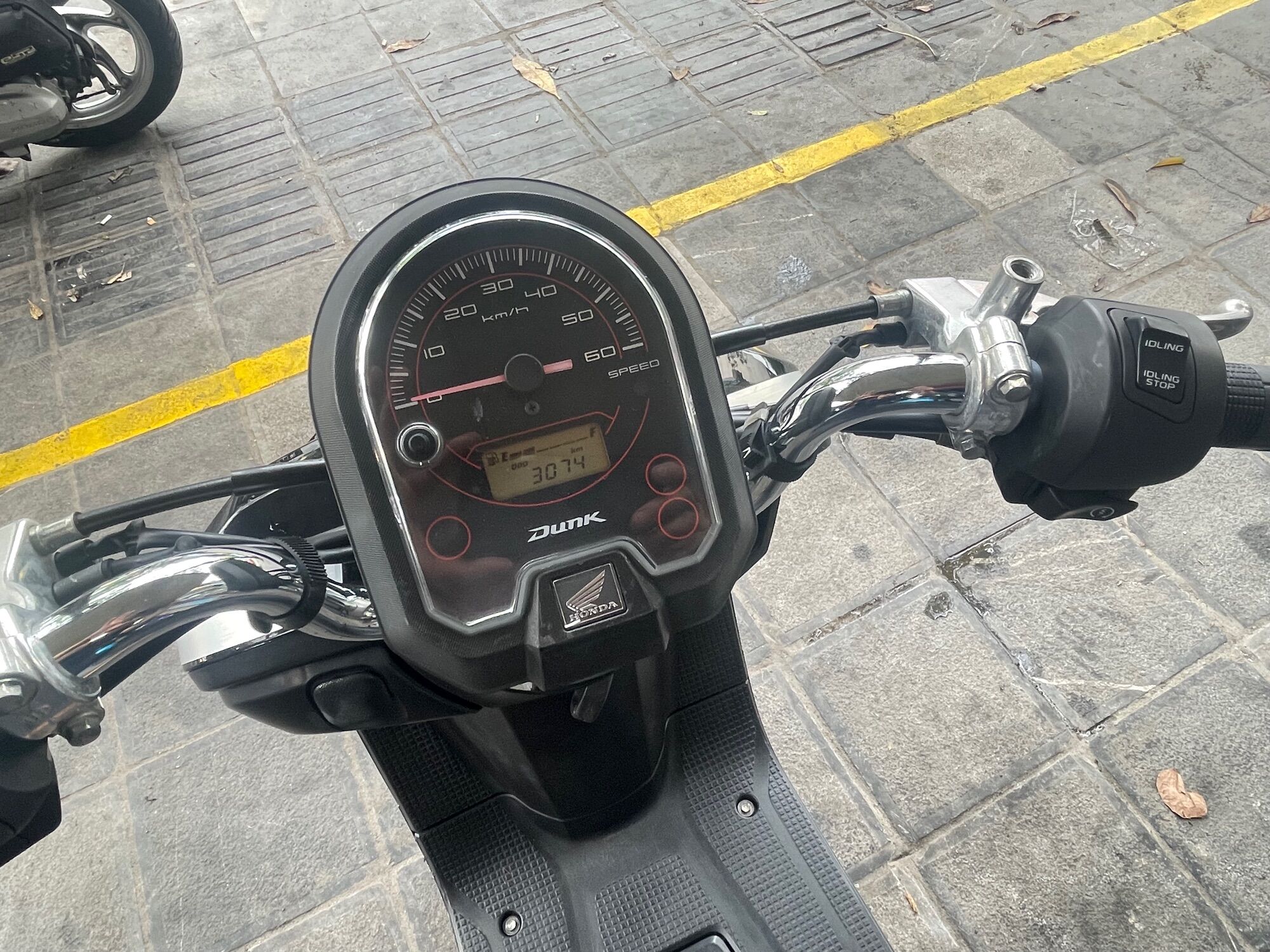 Xe máy 50cc honda dunk màu xanh đen