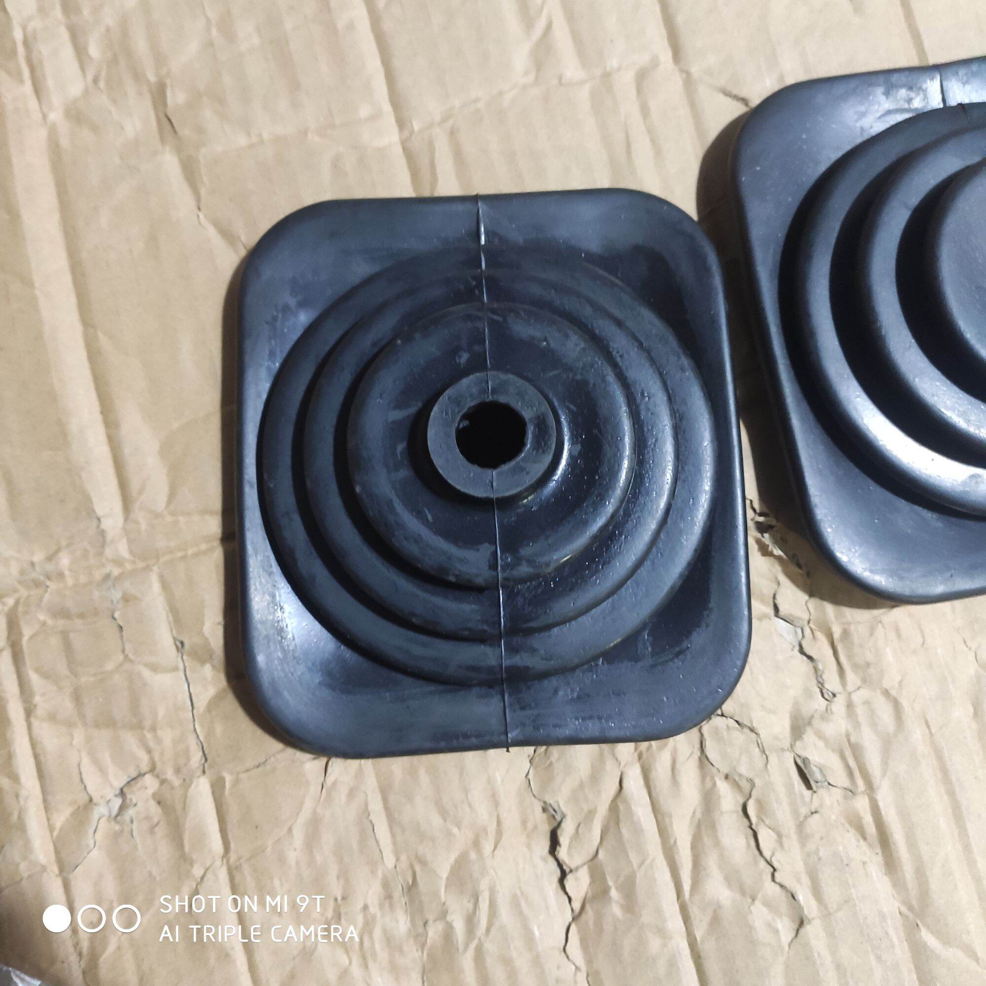 Kmdb. chụp bụi cần số howo. cao su chụp cần số howo a7. chụp bụi tay số, chụp cần số cao su mềm đẹp đầu kéo a7. vie parts