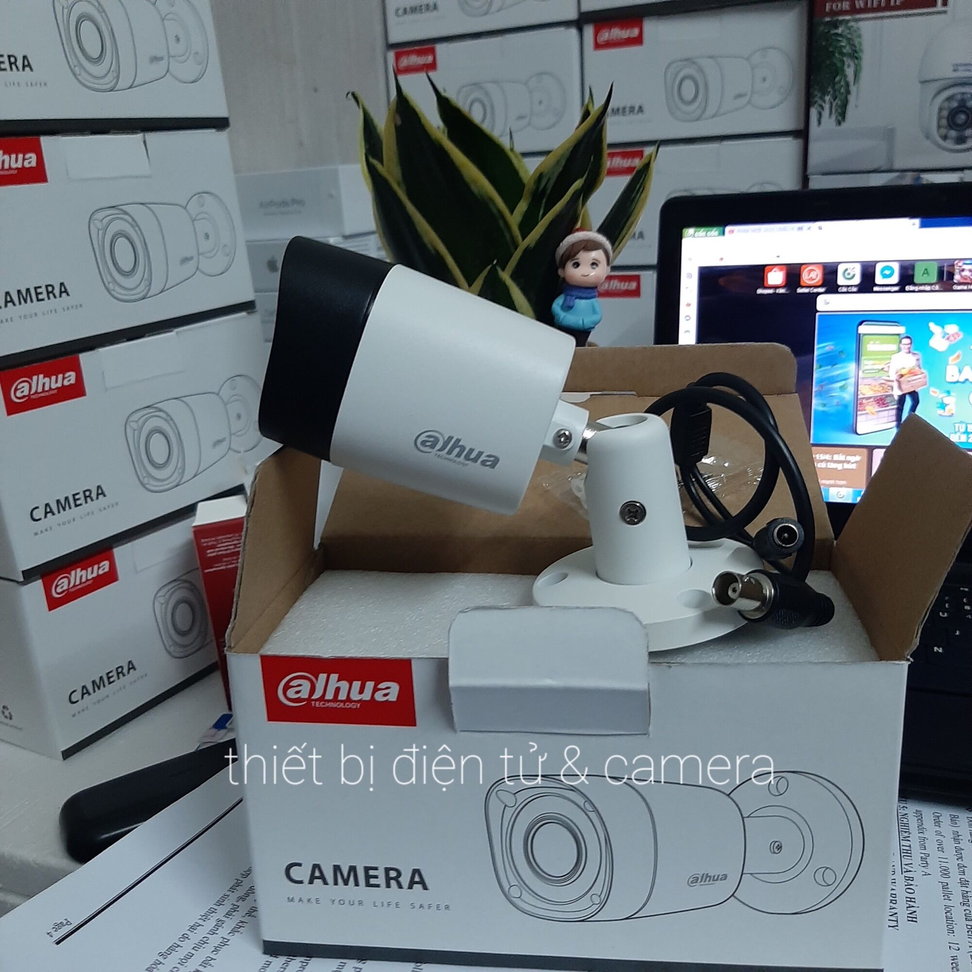 Camera dahua HFW1000RMN,hỗ trợ hồng ngoại quay đêm,chống nước lắp được trong nhà & ngoài trời