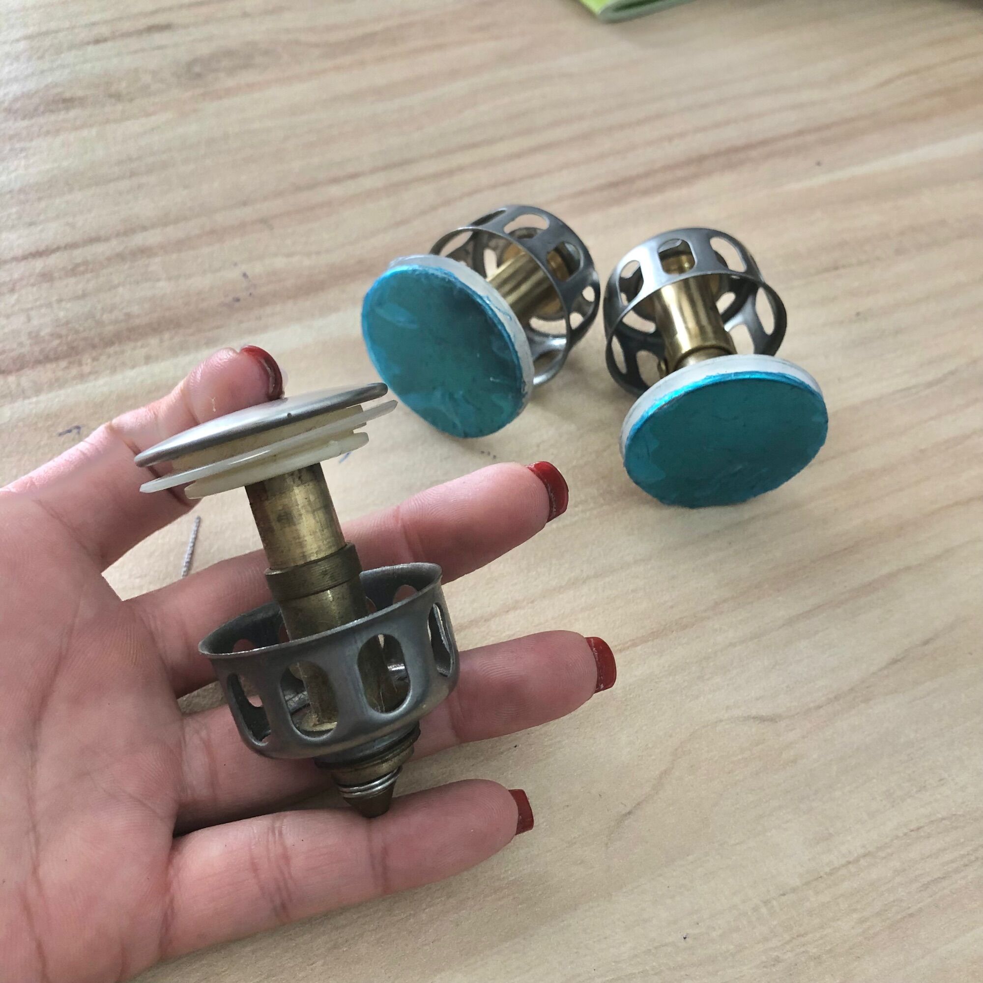 Nút nhấn bộ xả lavabo