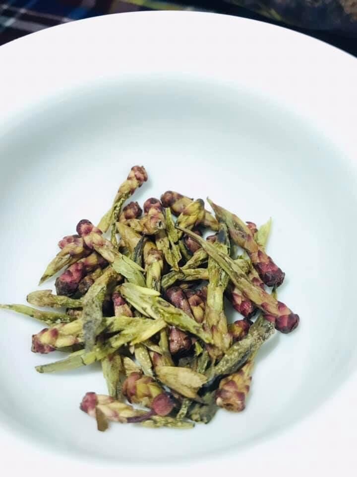 Bạch Ưng Trà (Shan búp tím)