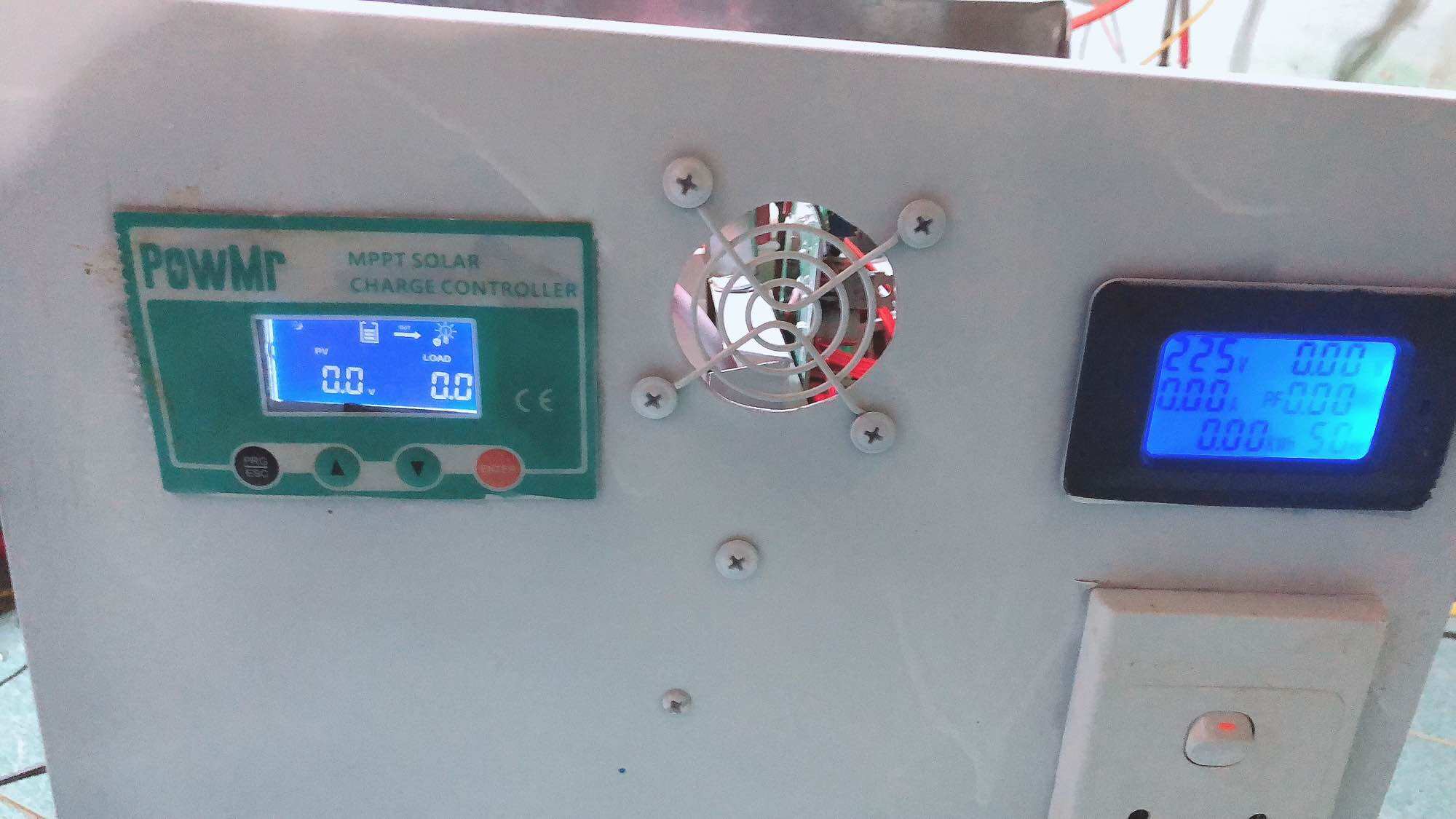Biến tần inverter tích hợp sạc pv 60a và ubs hệ 12v cs 2500w