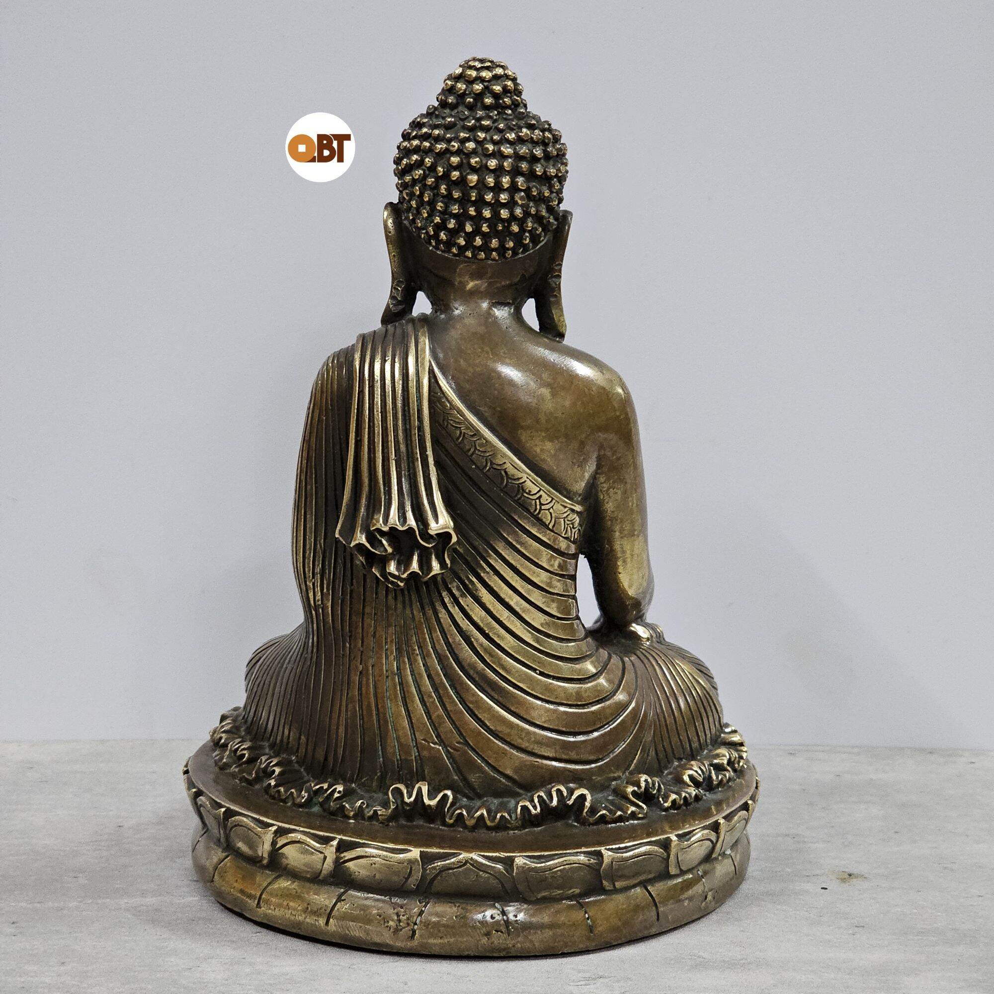 Tượng Bổn Sư Thích Ca bằng đồng phong thủy
