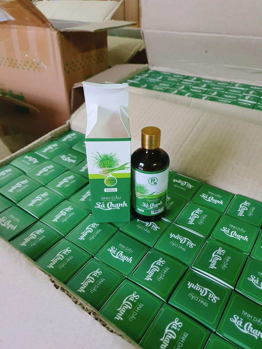tinh dầu sả chanh nguyên chất 100% (sản phẩm công ty hồng tâm)