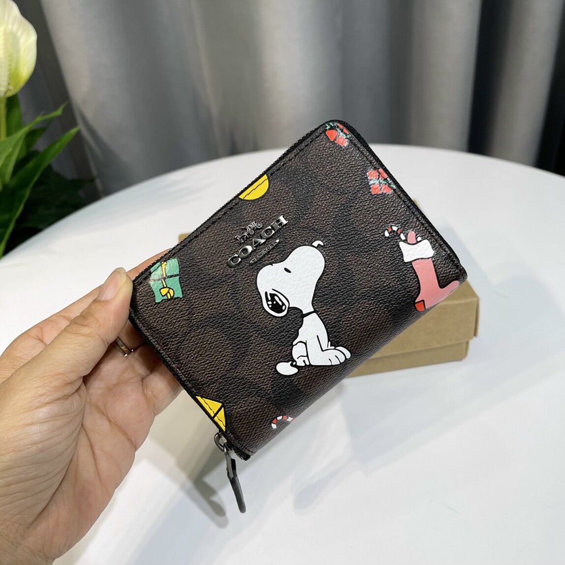 Ví co**ach ngắn hoạ tiết xinh xắn