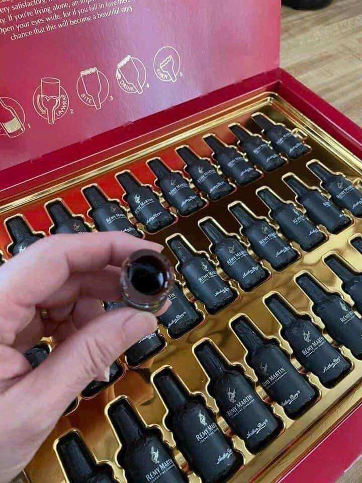 Socola Đen nhân rượu Anthon Berg 33 chai của Mỹ