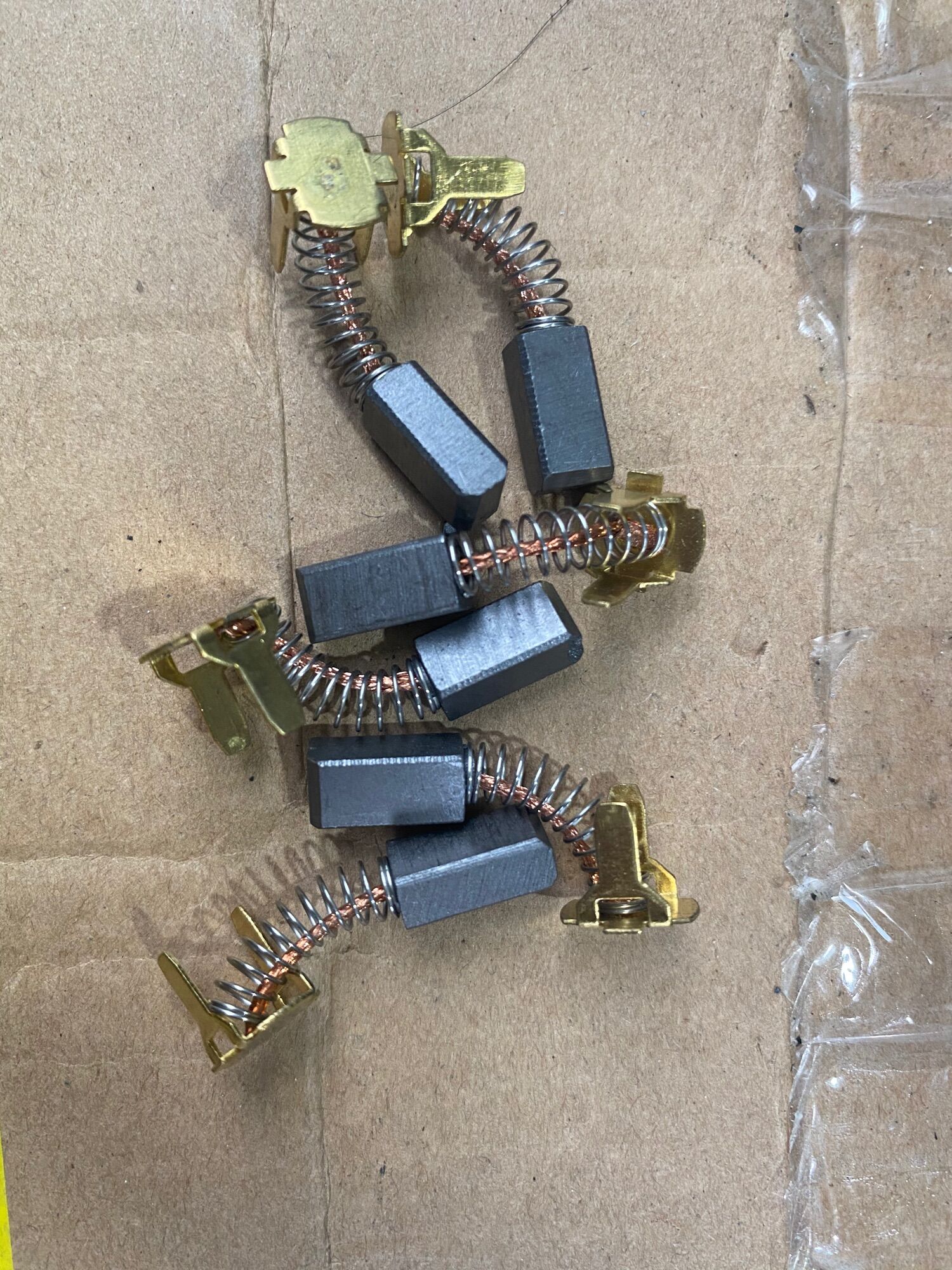 Chổi than máy pin hitachi - 100% carbon