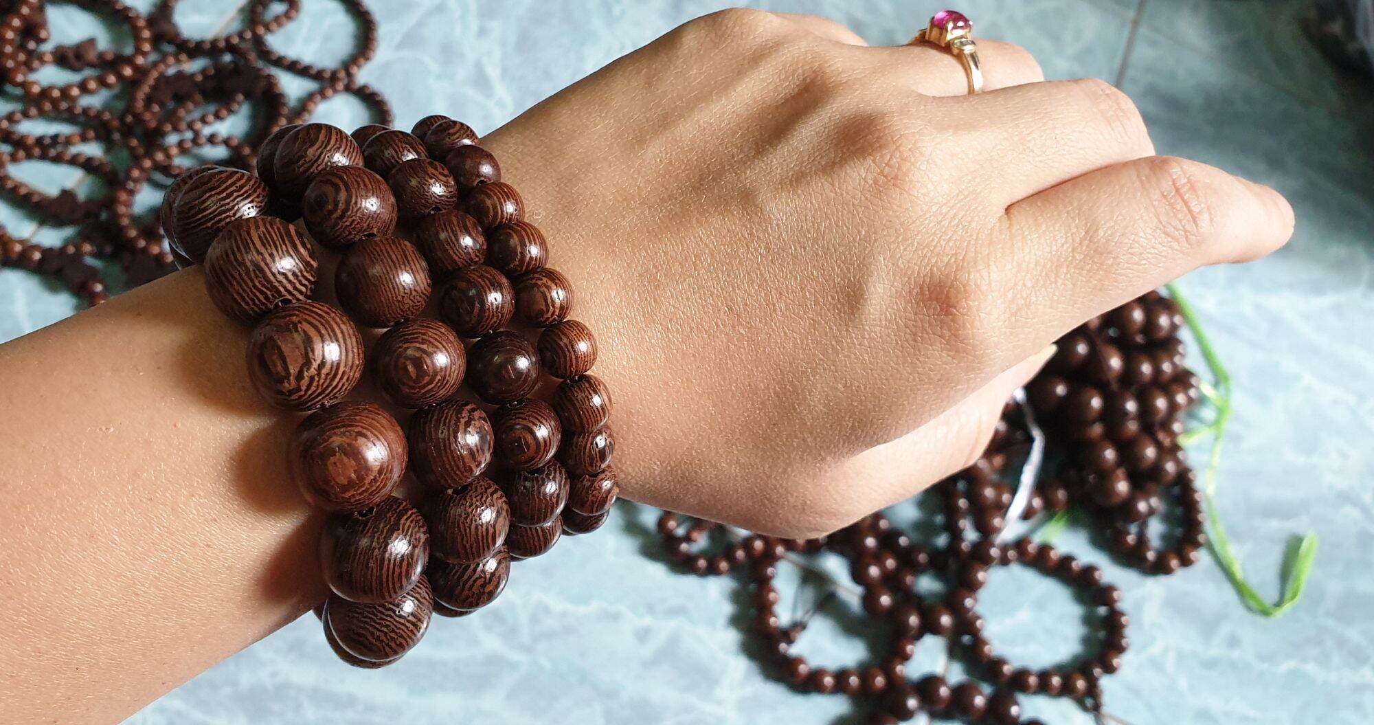 Vòng tay gỗ mun công (gỗ mân tự nhiên)