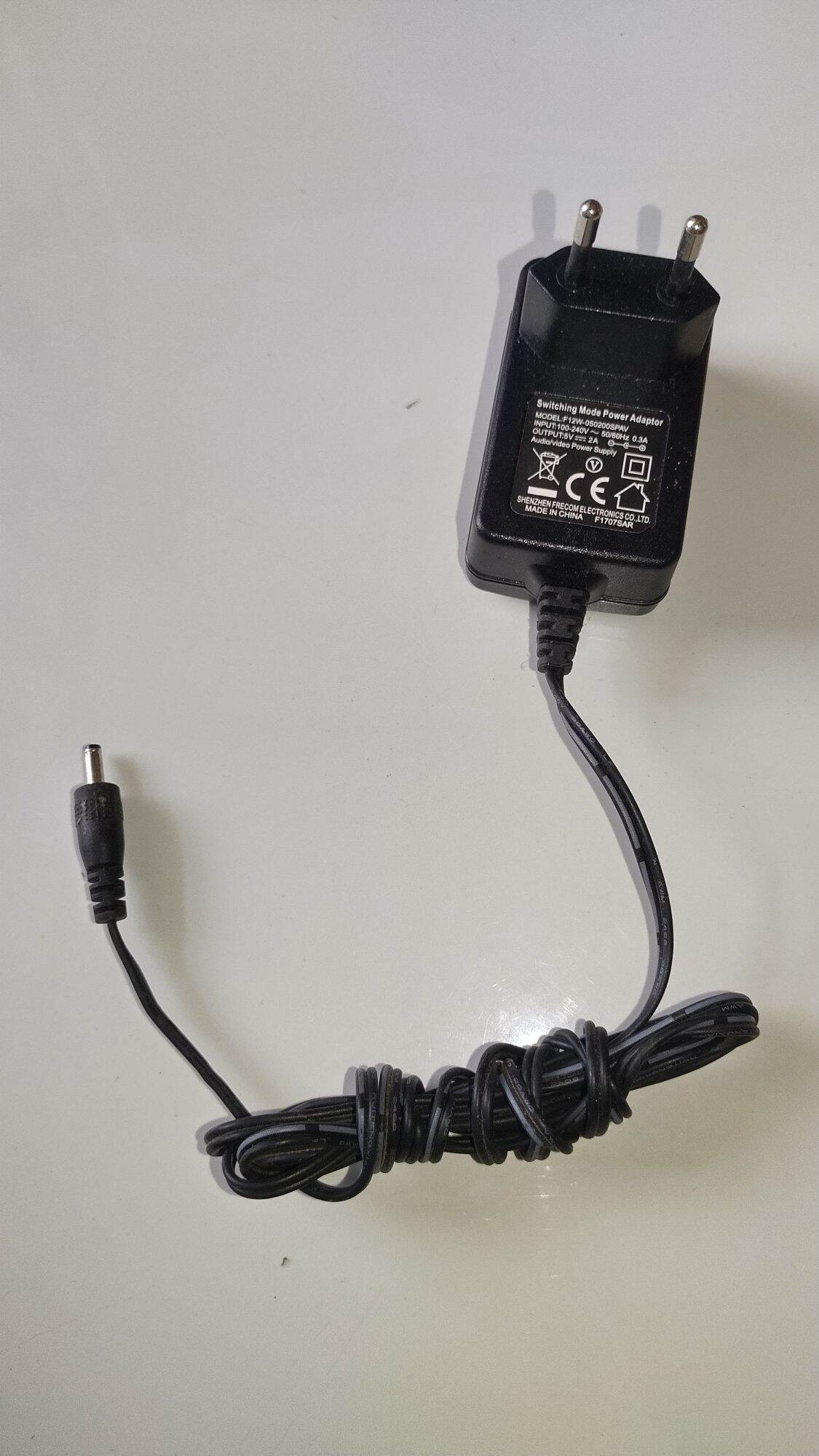 nguồn 5V 0,6A (đã qua sử dụng)