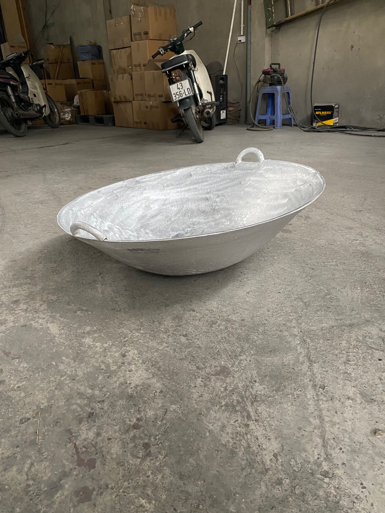 Chảo gang đúc đáy võng cỡ lớn 70cm