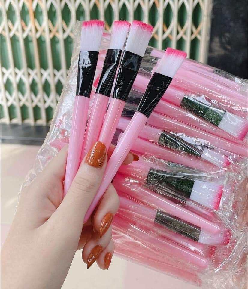 CÂY CỌ QUÉT MẶT NẠ