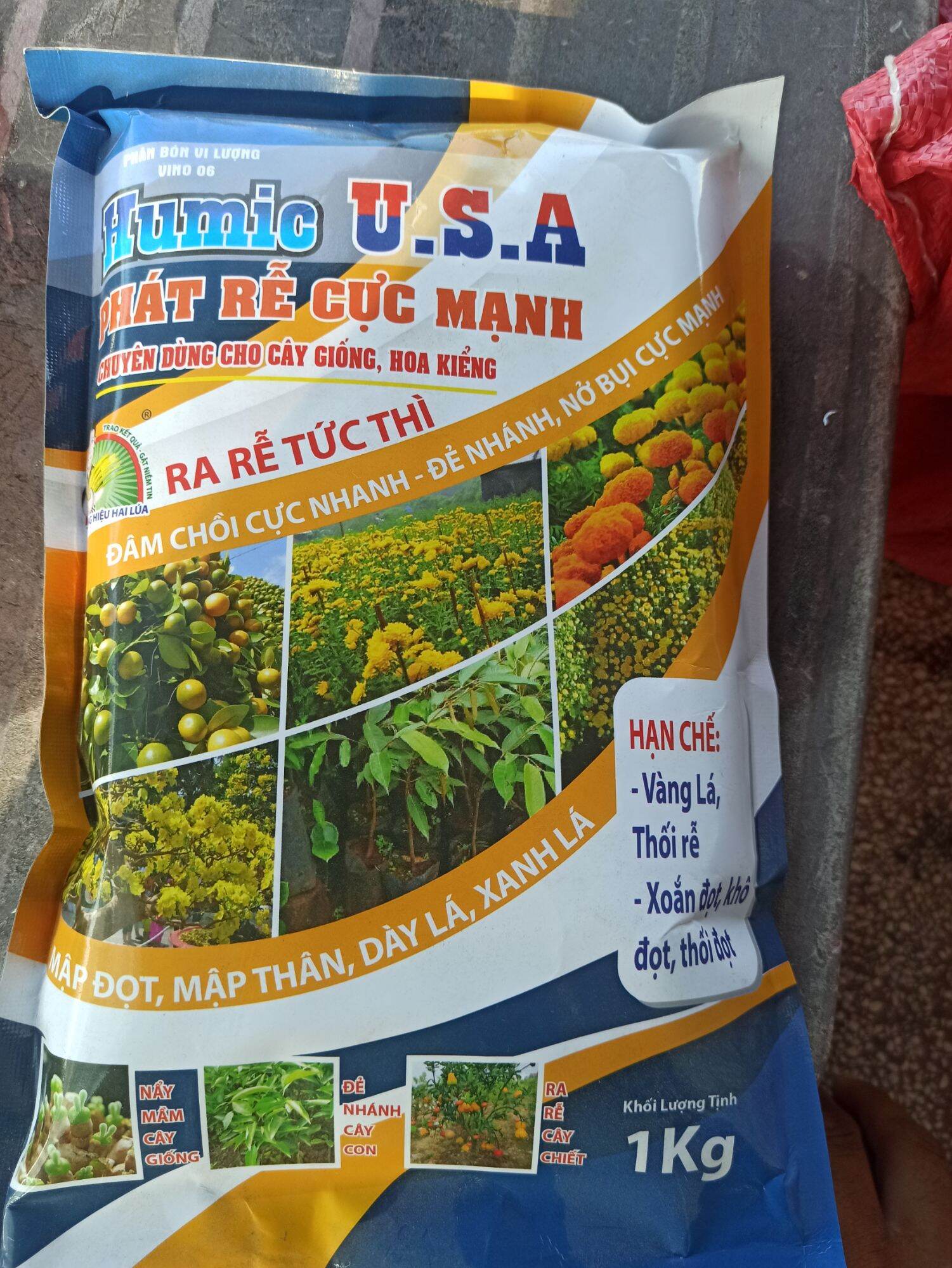 Phân bón vi lượng Humic USA ra rễ cực mạnh đâm chồi nở bụi cực nhanh gói 1kg