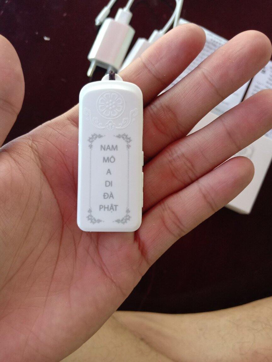 Máy niệm phật nhỏ gọn mini đeo cổ, âm thanh hay, dễ sử dụng và mang theo bên mình , pin dùng cả ngày