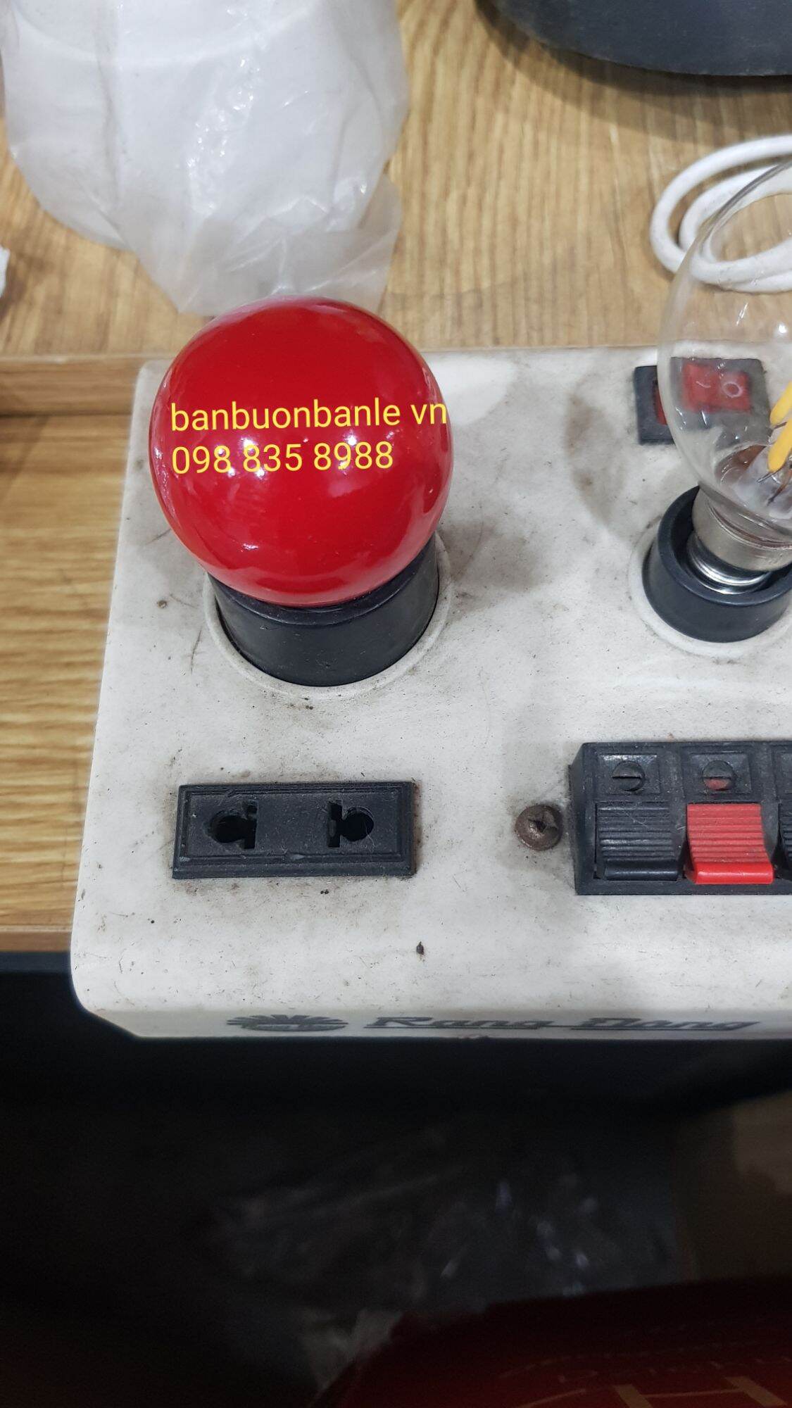 Hôp 25c bóng đèn sợi đốt 5w đui E27 Hòa Thái
